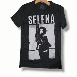Selena Quintanilla Official Gray Graphic T-Shirt Small Short Sleeve Tee